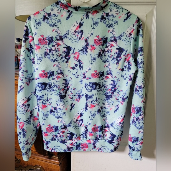 2 lightweight,stretch floral zipped jackets - Picture 2 of 5
